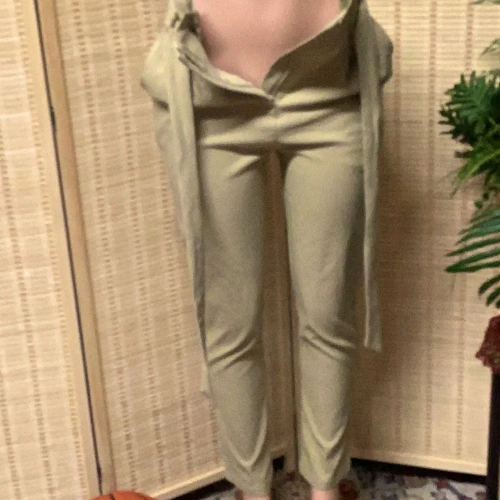 HERA COLLECTION STRETCHY PANTS. NWT - Picture 6 of 11